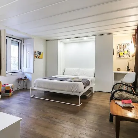 Portucale ! Bairro Alto Loft 리스본