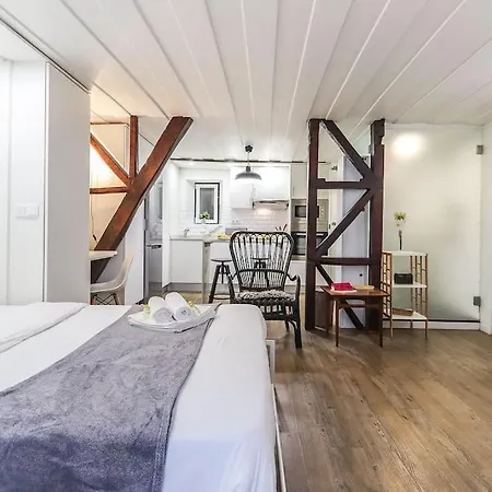 Portucale ! Bairro Alto Loft 리스본